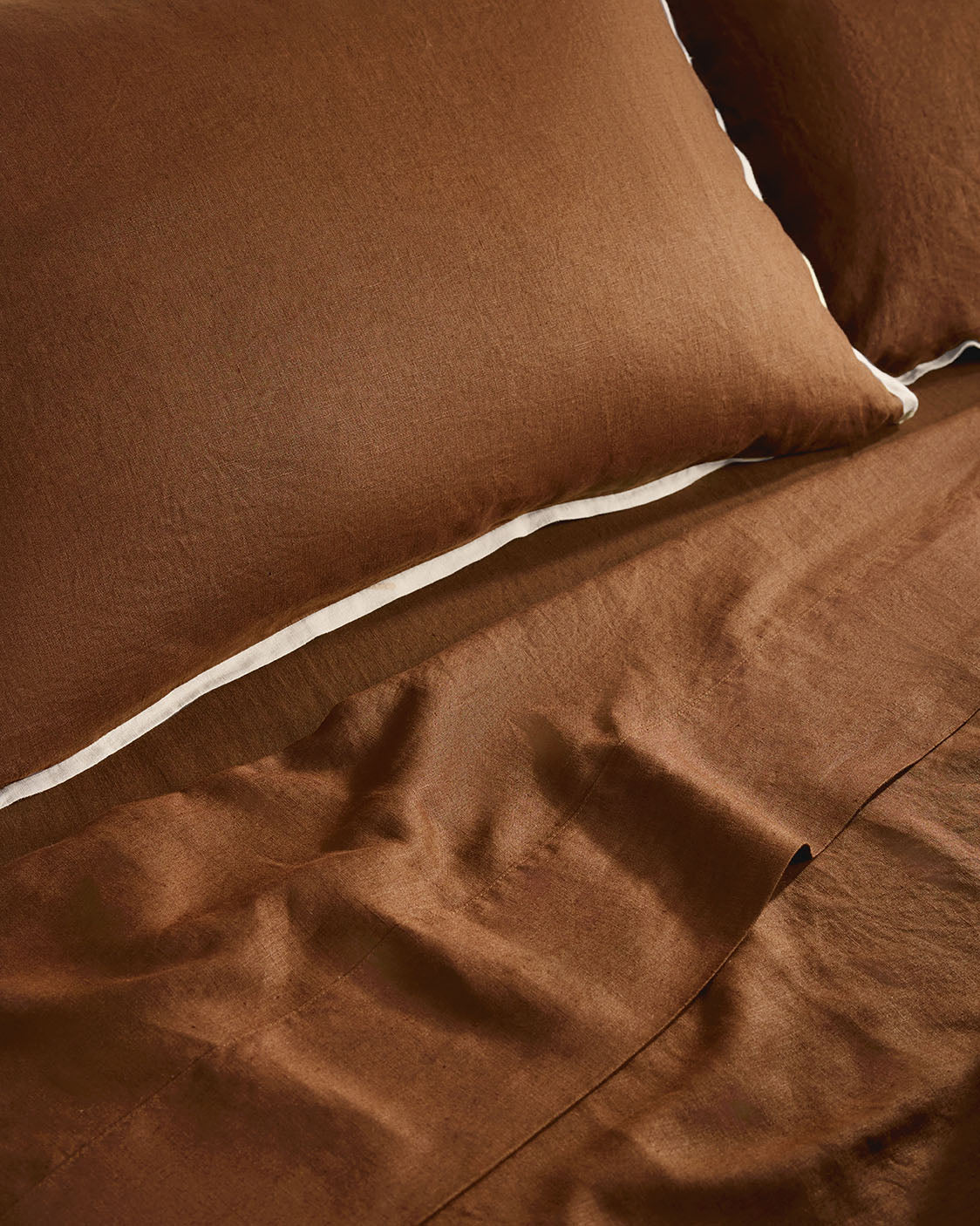 Linen Fitted Sheet - Toffee - Image 2