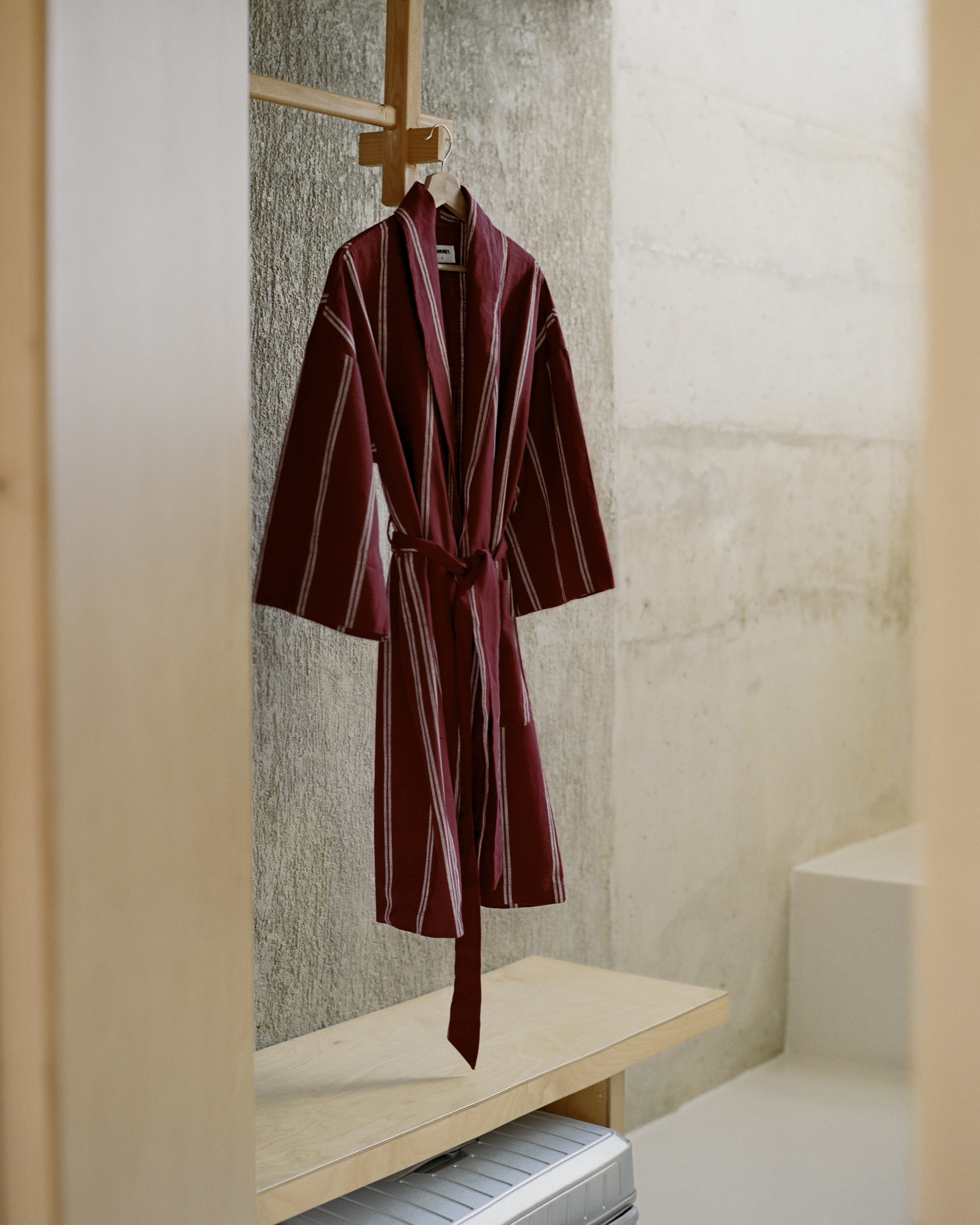 Robe - Wine - Image 3